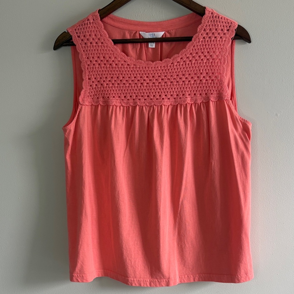 Time & Tru Coral Crochet Yoke Tank Top Size L Boho Sleeveless‎
